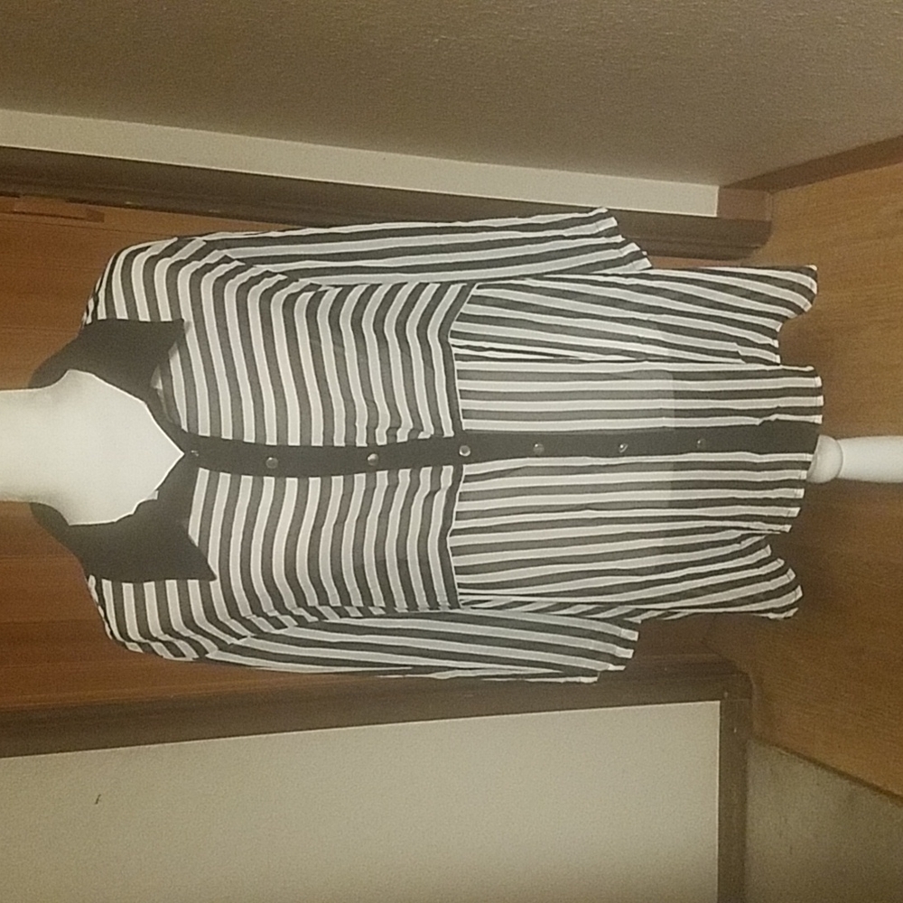 ROMAN FASHION BLACK AND WHITE STRIPED PLUS SIZE BLOUSE
